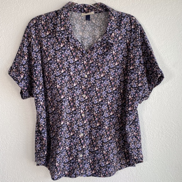 Universal Thread Tops - Universal Thread size XL blue floral button down short sleeve blouse dolman cuff